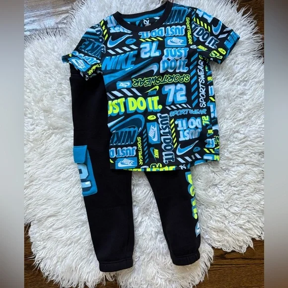 Nike Kids Graphic T-Shirt and Joggers Set - Picture 2 of 8